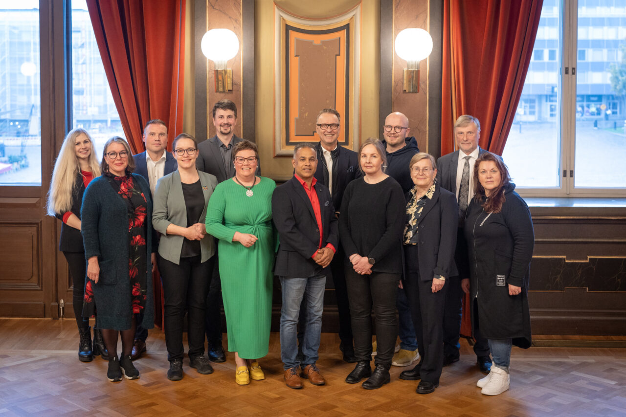 Hämeenlinnan kaupunginhallituksen ryhmäkuva.