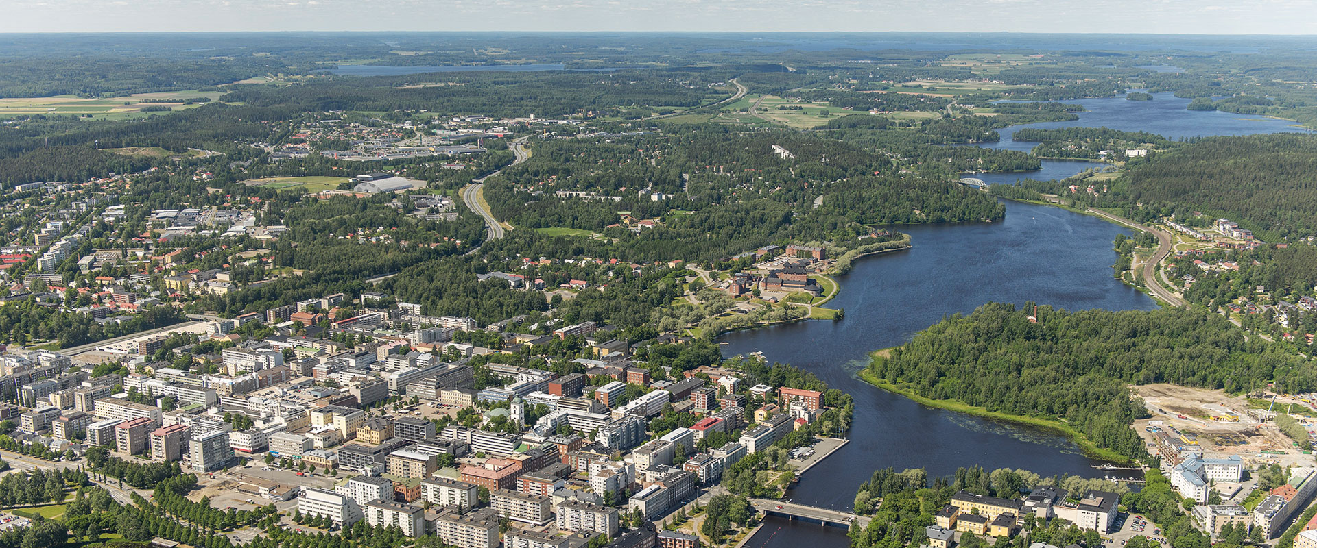 Ilmakuva Hämeenlinnan keskustasta.