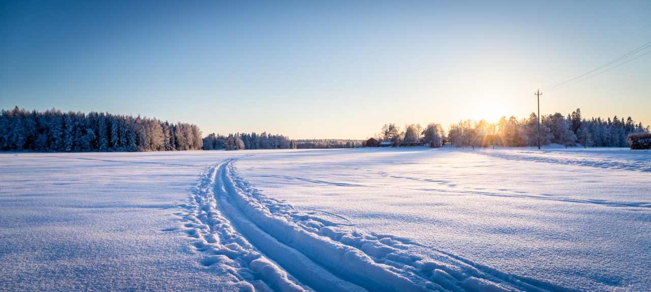 Peltoaukealla itse tehty latu