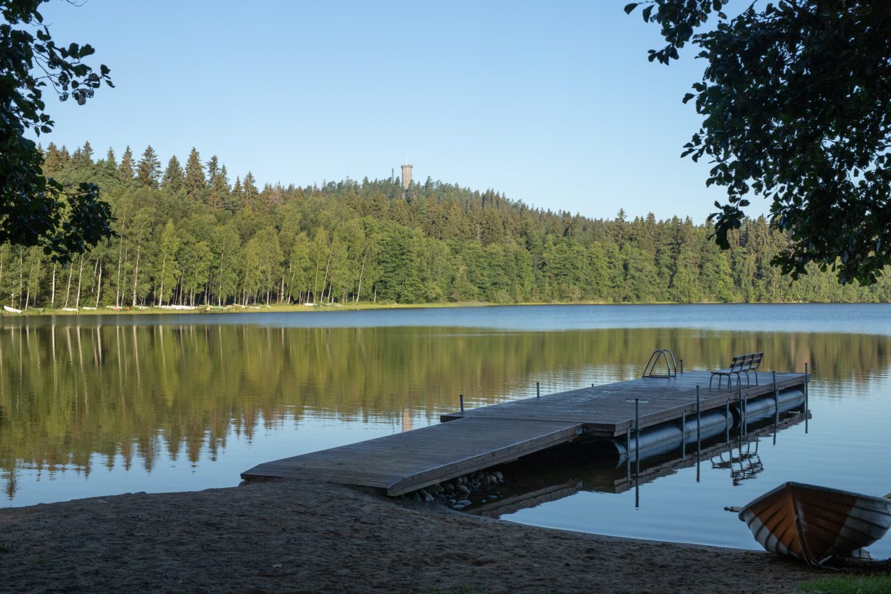 Kihtersuon uimarannan laituri.