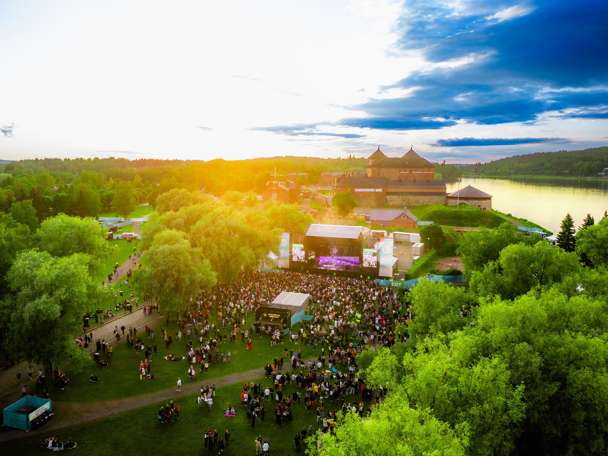 Lintuperspektiivi Wanaja Festivaliin Linnanpuistossa
