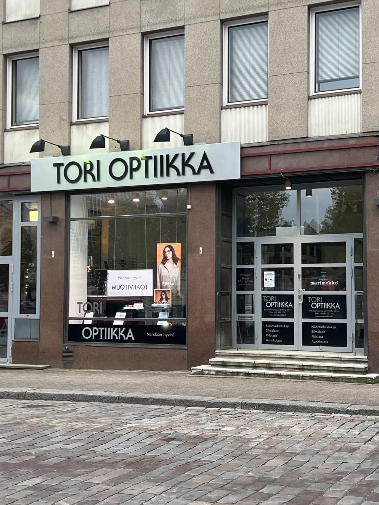Tori Optiikka kadultapäin kuvattuna