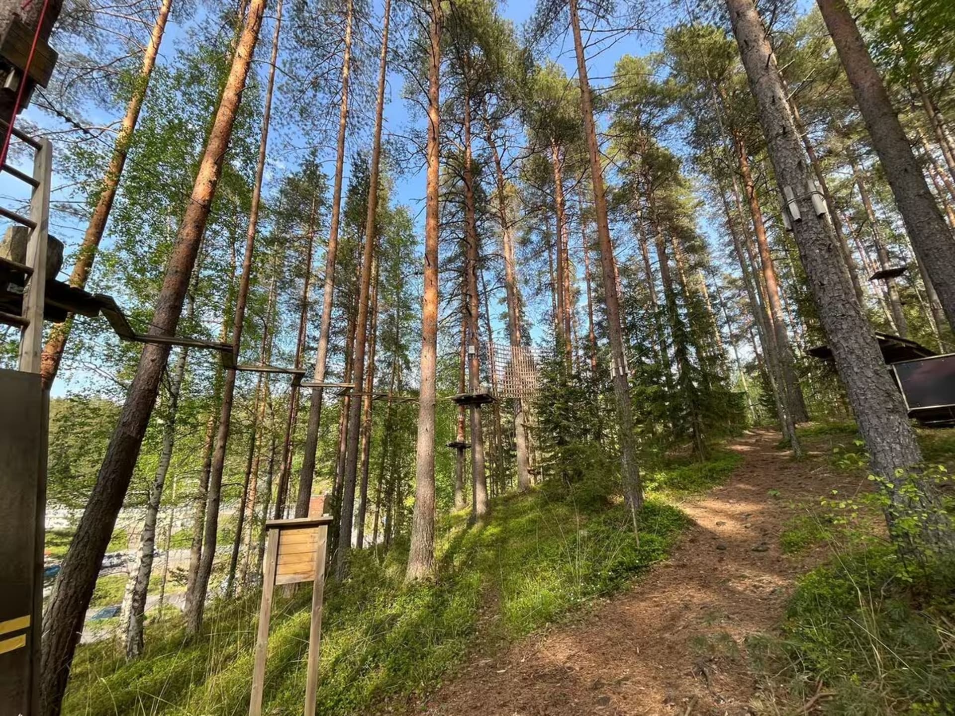 Kiipeilypuisto